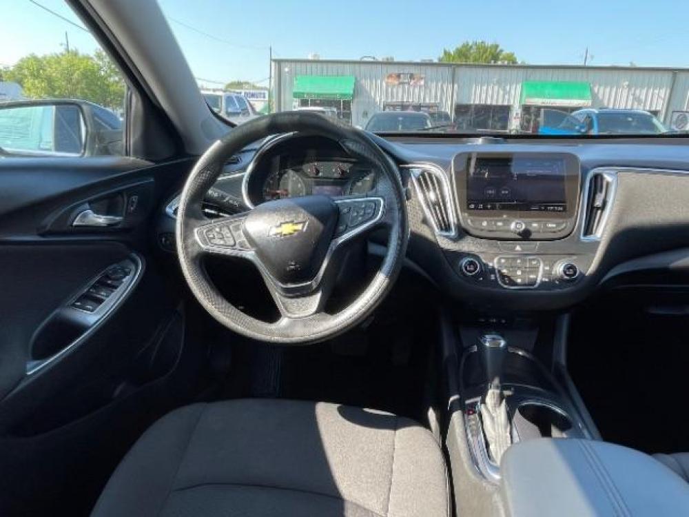 2019 Gray /Gray cloth Chevrolet Malibu LT (1G1ZD5ST8KF) with an 1.5L L4 DOHC 16V engine, 6-Speed Automatic transmission, located at 900 South McDonald Street, McKinney, TX, 75069, (972) 529-2992, 33.189335, -96.613403 - Power seats, Heated seats, Back up camera - Photo #10