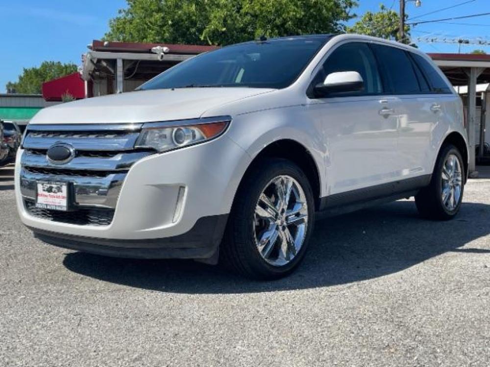 2013 White Platinum Trico /Charcoal Black Leath Ford Edge SEL FWD (2FMDK3JC5DB) with an 3.5L V6 DOHC 24V engine, 6-Speed Automatic transmission, located at 900 South McDonald Street, McKinney, TX, 75069, (972) 529-2992, 33.189335, -96.613403 - Photo #2