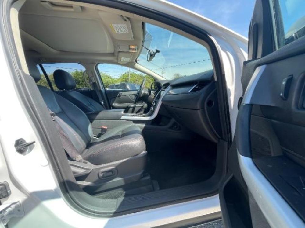 2013 White Platinum Trico /Charcoal Black Leath Ford Edge SEL FWD (2FMDK3JC5DB) with an 3.5L V6 DOHC 24V engine, 6-Speed Automatic transmission, located at 900 South McDonald Street, McKinney, TX, 75069, (972) 529-2992, 33.189335, -96.613403 - Photo #8