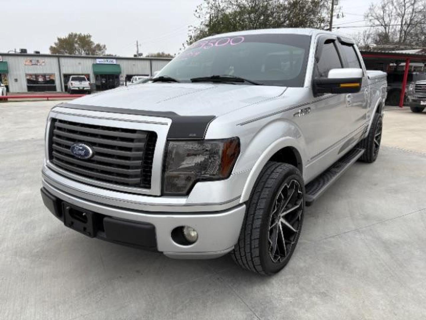 2010 Ingot Silver /Black Leather Interior Ford F-150 XLT FX2 Sport Package (1FTEW1C85AK) with an 4.6L V8 SOHC 24V engine, 6-Speed Automatic transmission, located at 900 South McDonald Street, McKinney, TX, 75069, (972) 529-2992, 33.189335, -96.613403 - Photo#4