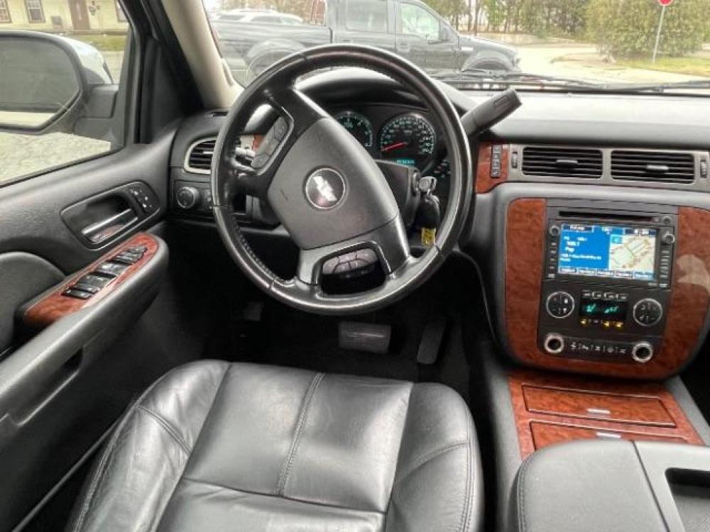 2008 White Diamond /Ebony Leather Interior Chevrolet Suburban LTZ 1500 2WD (1GNFC16018R) with an 5.3L V8 OHV 16V FFV engine, 6-Speed Automatic transmission, located at 900 South McDonald Street, McKinney, TX, 75069, (972) 529-2992, 33.189335, -96.613403 - Photo #12