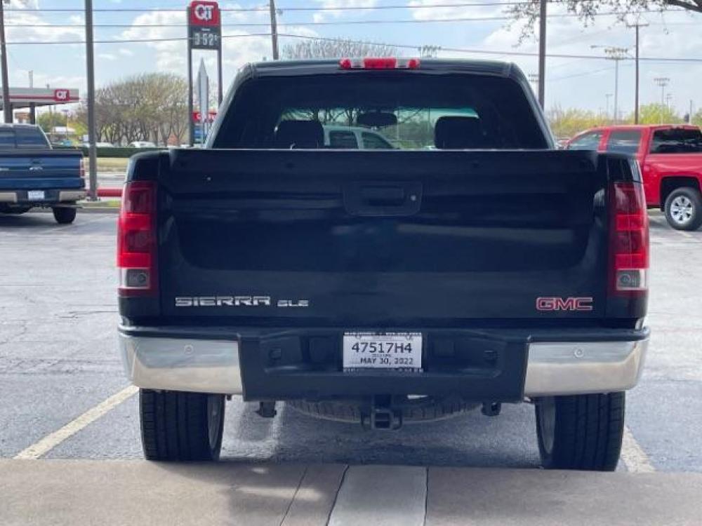 2013 Onyx Black /Dark Titanium/Light GMC Sierra 1500 SLE Crew Cab 2WD (3GTP1VE06DG) with an 5.3L V8 OHV 16V FFV engine, 6-Speed Automatic transmission, located at 900 South McDonald Street, McKinney, TX, 75069, (972) 529-2992, 33.189335, -96.613403 - Step bars, Spray on bed liner, Tow package, Back up sensors, Power seats - Photo #4
