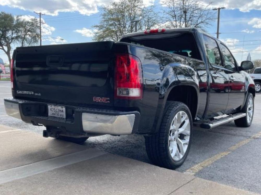 2013 Onyx Black /Dark Titanium/Light GMC Sierra 1500 SLE Crew Cab 2WD (3GTP1VE06DG) with an 5.3L V8 OHV 16V FFV engine, 6-Speed Automatic transmission, located at 900 South McDonald Street, McKinney, TX, 75069, (972) 529-2992, 33.189335, -96.613403 - Step bars, Spray on bed liner, Tow package, Back up sensors, Power seats - Photo #6