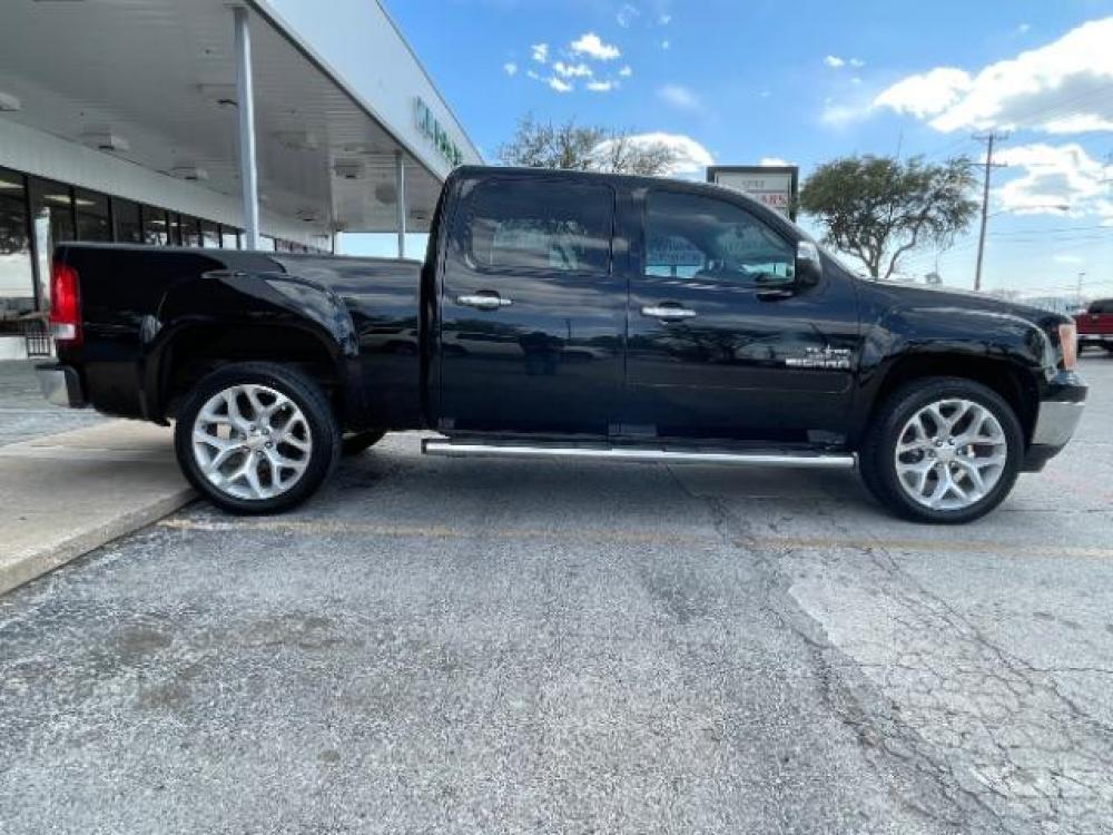 2013 Onyx Black /Dark Titanium/Light GMC Sierra 1500 SLE Crew Cab 2WD (3GTP1VE06DG) with an 5.3L V8 OHV 16V FFV engine, 6-Speed Automatic transmission, located at 900 South McDonald Street, McKinney, TX, 75069, (972) 529-2992, 33.189335, -96.613403 - Step bars, Spray on bed liner, Tow package, Back up sensors, Power seats - Photo #7