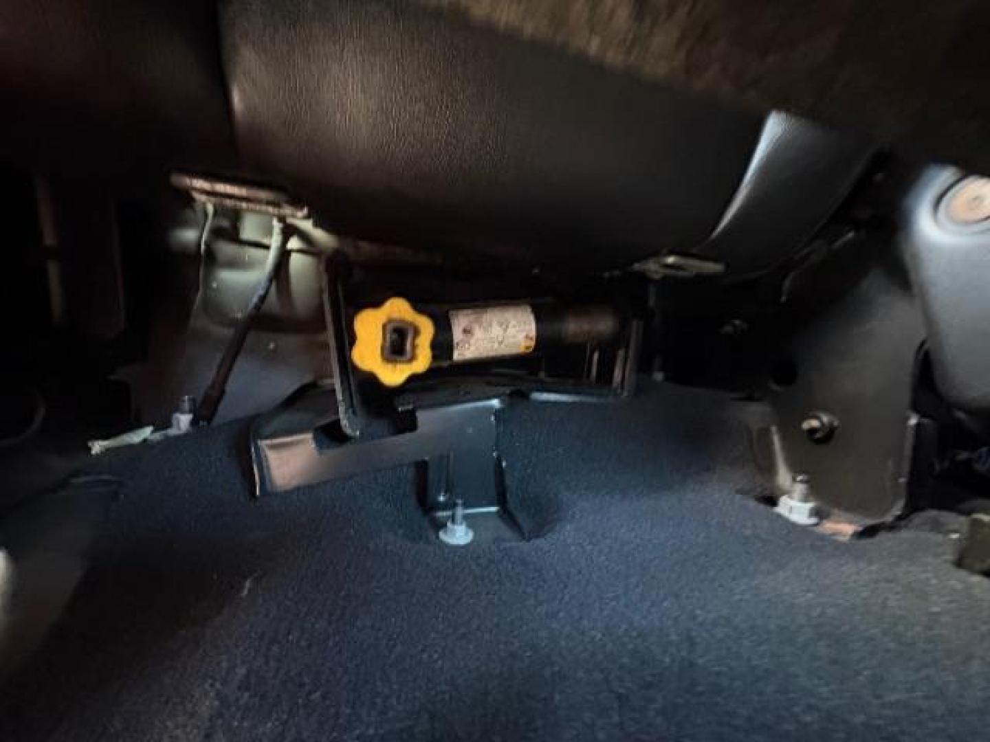 2013 Onyx Black /Dark Titanium/Light Titanium Cloth Interior GMC Sierra 1500 SLE Crew Cab 2WD (3GTP1VE06DG) with an 5.3L V8 OHV 16V FFV engine, 6-Speed Automatic transmission, located at 900 South McDonald Street, McKinney, TX, 75069, (972) 529-2992, 33.189335, -96.613403 - Photo#8