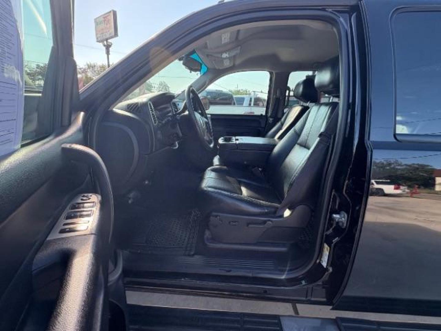 2013 Onyx Black /Dark Titanium/Light Titanium Cloth Interior GMC Sierra 1500 SLE Crew Cab 2WD (3GTP1VE06DG) with an 5.3L V8 OHV 16V FFV engine, 6-Speed Automatic transmission, located at 900 South McDonald Street, McKinney, TX, 75069, (972) 529-2992, 33.189335, -96.613403 - Photo#15