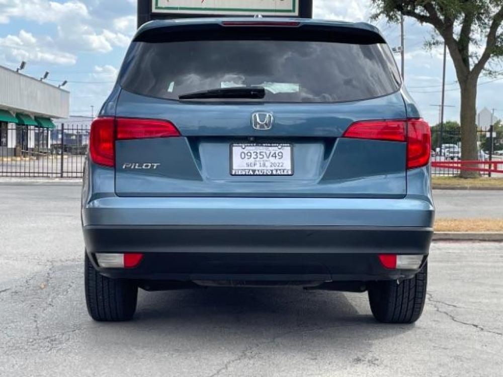 2016 Blue /Gray, leather Honda Pilot EXL 2WD (5FNYF5H88GB) with an 3.5L V6 SOHC 24V engine, 6-Speed Automatic transmission, located at 900 South McDonald Street, McKinney, TX, 75069, (972) 529-2992, 33.189335, -96.613403 - Photo #5