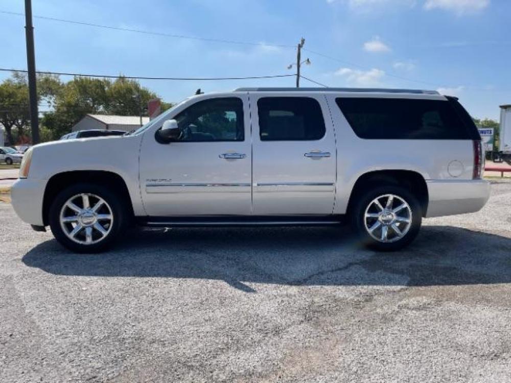 2013 Summit White /Cocoa/Light Cashmere Leather Interior GMC Yukon Denali XL 2WD (1GKS1MEF5DR) with an 6.2L V8 OHV 16V engine, 6-Speed Automatic transmission, located at 900 South McDonald Street, McKinney, TX, 75069, (972) 529-2992, 33.189335, -96.613403 - Back up camera, Back up sensors, Third row seating, Captain''''''''s chairs, Running boards, Heated Seats, Cooled seats, DVD player, Power seats, Sunroof, CD player, Power liftgate - Photo #1
