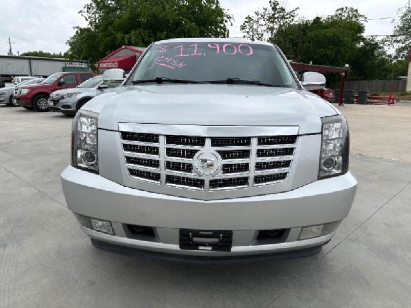 2012 Radiant Silver Metal /Ebony Leather Interi Cadillac Escalade 2WD Luxury (1GYS3BEF4CR) with an 6.2L V8 OHV 16V FFV engine, 6-Speed Automatic transmission, located at 900 South McDonald Street, McKinney, TX, 75069, (972) 529-2992, 33.189335, -96.613403 - Photo#1