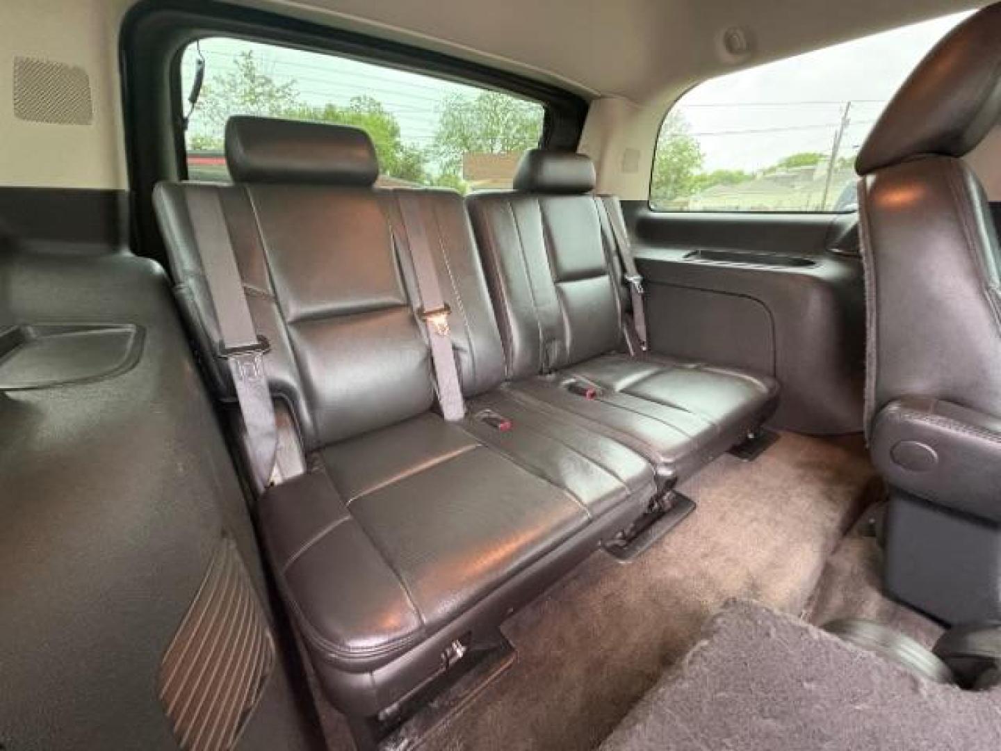 2012 Radiant Silver Metal /Ebony Leather Interi Cadillac Escalade 2WD Luxury (1GYS3BEF4CR) with an 6.2L V8 OHV 16V FFV engine, 6-Speed Automatic transmission, located at 900 South McDonald Street, McKinney, TX, 75069, (972) 529-2992, 33.189335, -96.613403 - Photo#8