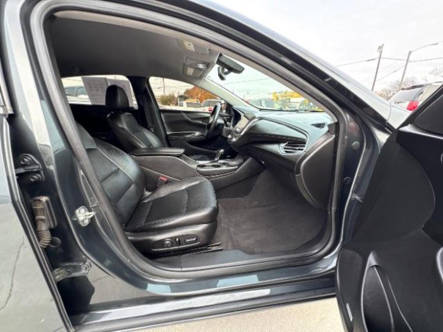 2018 Nightfall Gray Metal /Jet Black, leather Chevrolet Malibu LT (1G1ZD5ST6JF) with an 1.5L L4 DOHC 16V engine, 6-Speed Automatic transmission, located at 900 South McDonald Street, McKinney, TX, 75069, (972) 529-2992, 33.189335, -96.613403 - Photo#6