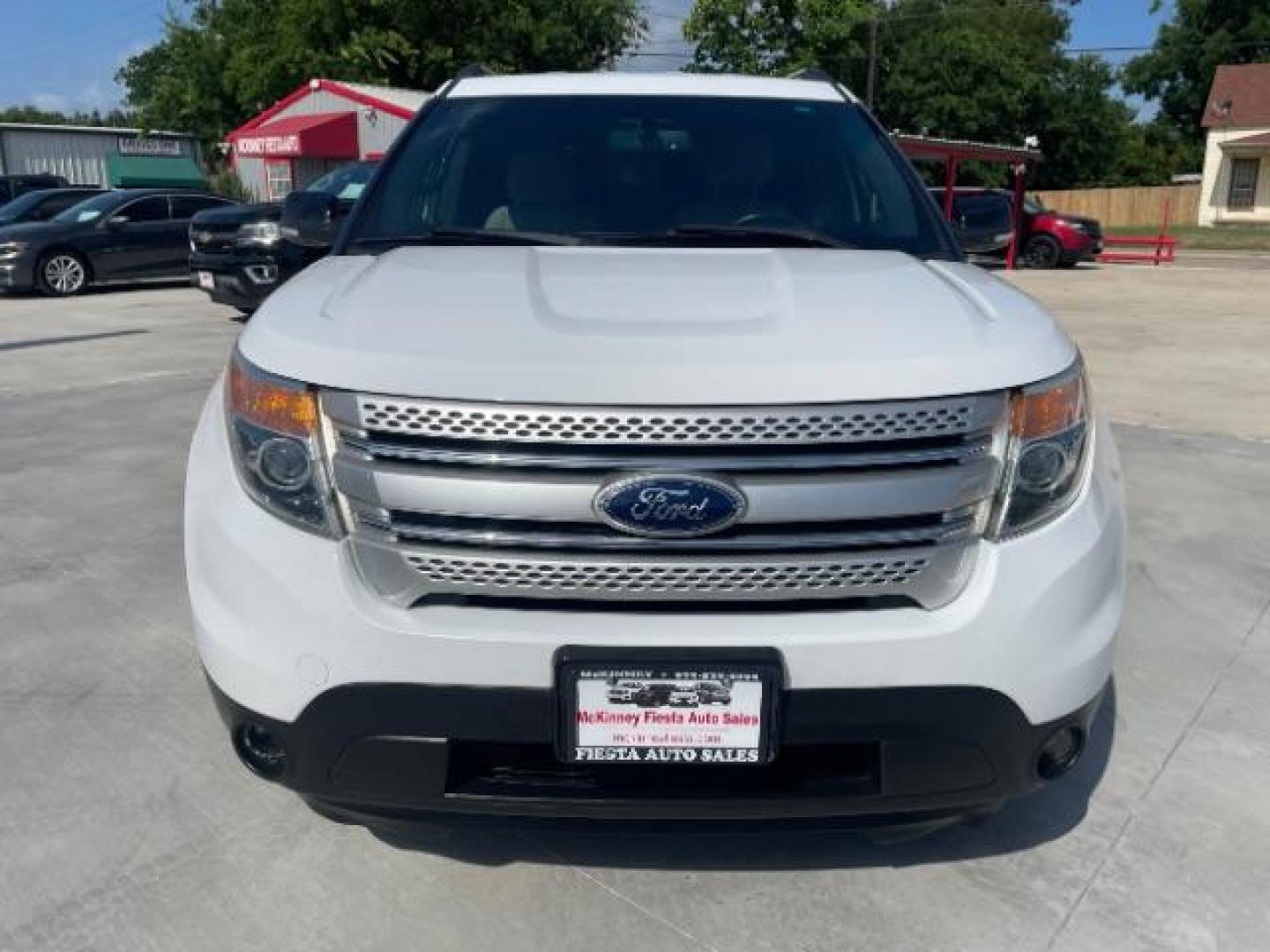 2014 Oxford White /Medium Light Stone Ford Explorer XLT FWD (1FM5K7D84EG) with an 3.5L V6 DOHC 24V engine, 6-Speed Automatic transmission, located at 900 South McDonald Street, McKinney, TX, 75069, (972) 529-2992, 33.189335, -96.613403 - Photo#1