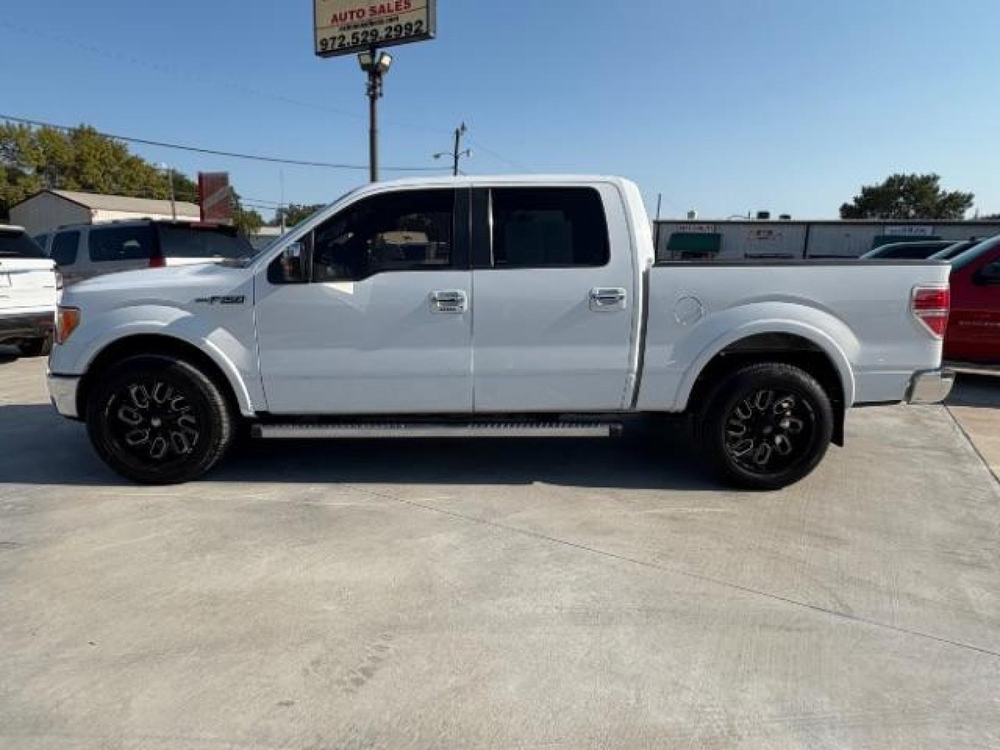2012 White /Black Leather Ford F-150 Lariat (1FTFW1CF5CK) with an 5.0L engine, Automatic transmission, located at 900 South McDonald Street, McKinney, TX, 75069, (972) 529-2992, 33.189335, -96.613403 - Photo#3