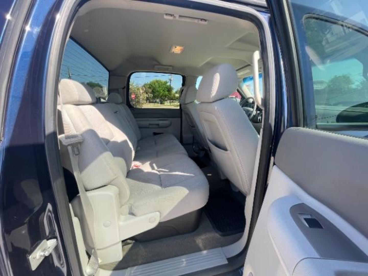 2012 Blue Granite Metallic /Light Titanium/Dark Titanium Chevrolet Silverado 1500 LT (3GCPCSE06CG) with an Vortec 4.8L V-8 variable valve control engine, Automatic transmission, located at 900 South McDonald Street, McKinney, TX, 75069, (972) 529-2992, 33.189335, -96.613403 - Photo#7