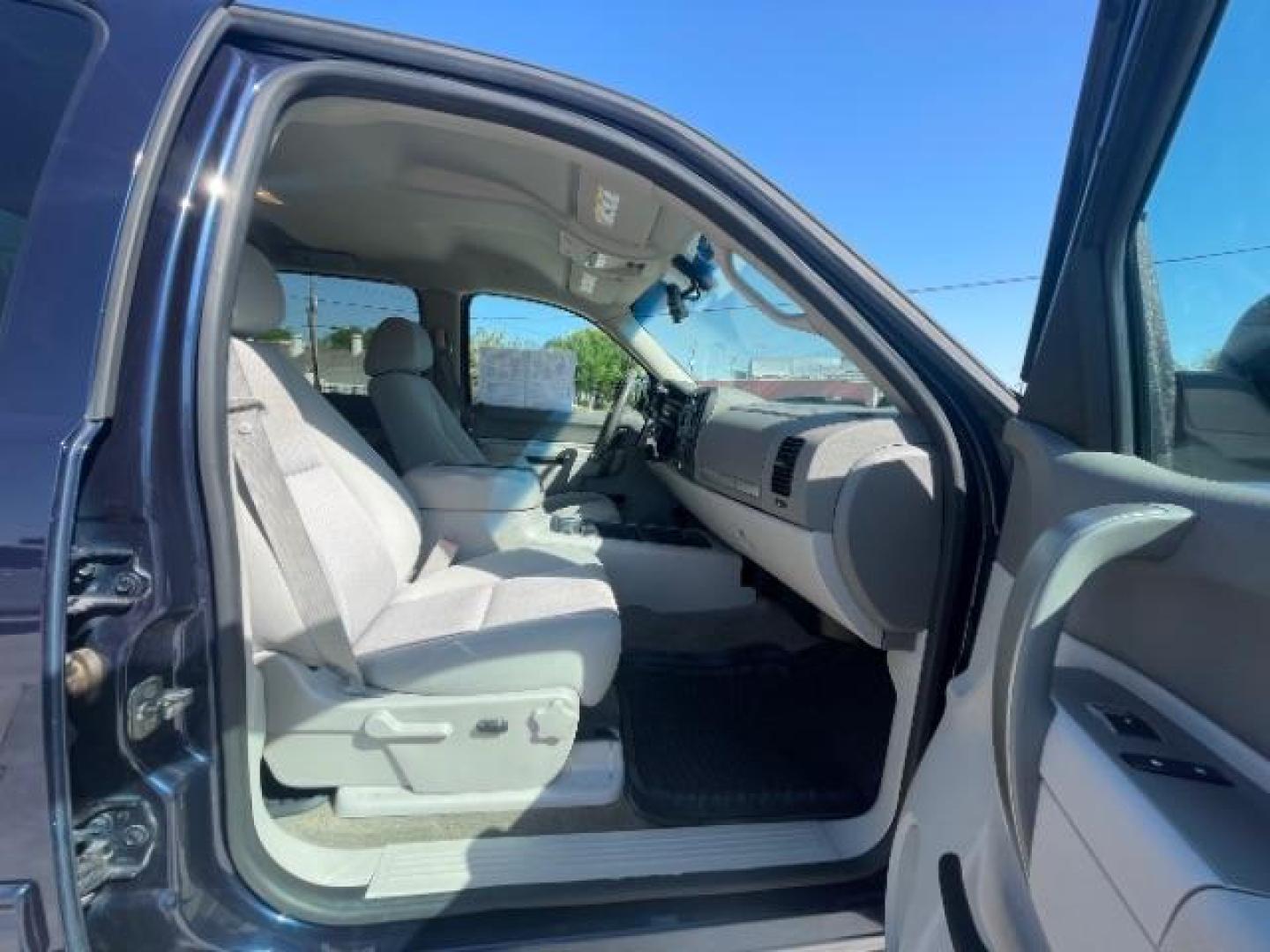 2012 Blue Granite Metallic /Light Titanium/Dark Titanium Chevrolet Silverado 1500 LT (3GCPCSE06CG) with an Vortec 4.8L V-8 variable valve control engine, Automatic transmission, located at 900 South McDonald Street, McKinney, TX, 75069, (972) 529-2992, 33.189335, -96.613403 - Photo#8