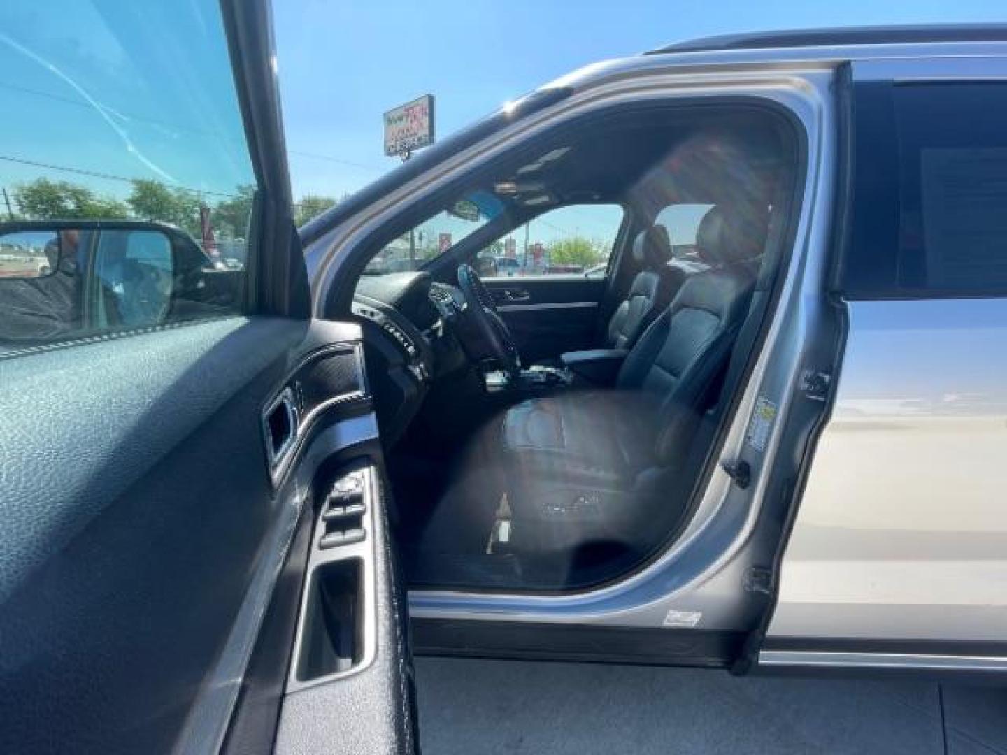 2016 Ingot Silver /Ebony Black, leather Ford Explorer XLT FWD (1FM5K7D88GG) with an 3.5L V6 DOHC 24V engine, 6-Speed Automatic transmission, located at 900 South McDonald Street, McKinney, TX, 75069, (972) 529-2992, 33.189335, -96.613403 - Photo#11
