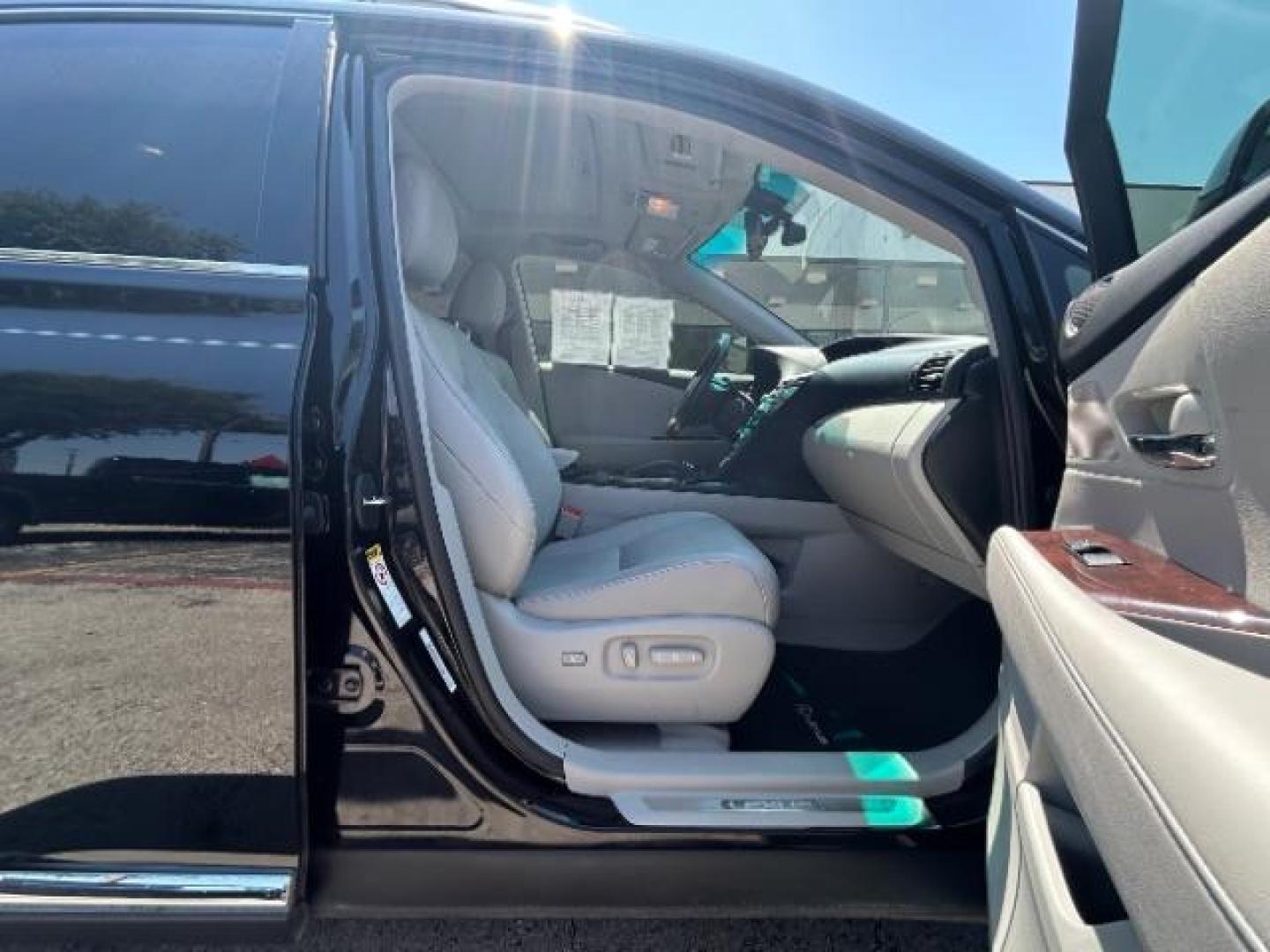 2011 Black /Gray leather Lexus RX 350 RX 350 (2T2ZK1BA6BC) with an 3.5L V6 engine, Automatic transmission, located at 900 South McDonald Street, McKinney, TX, 75069, (972) 529-2992, 33.189335, -96.613403 - Photo#10