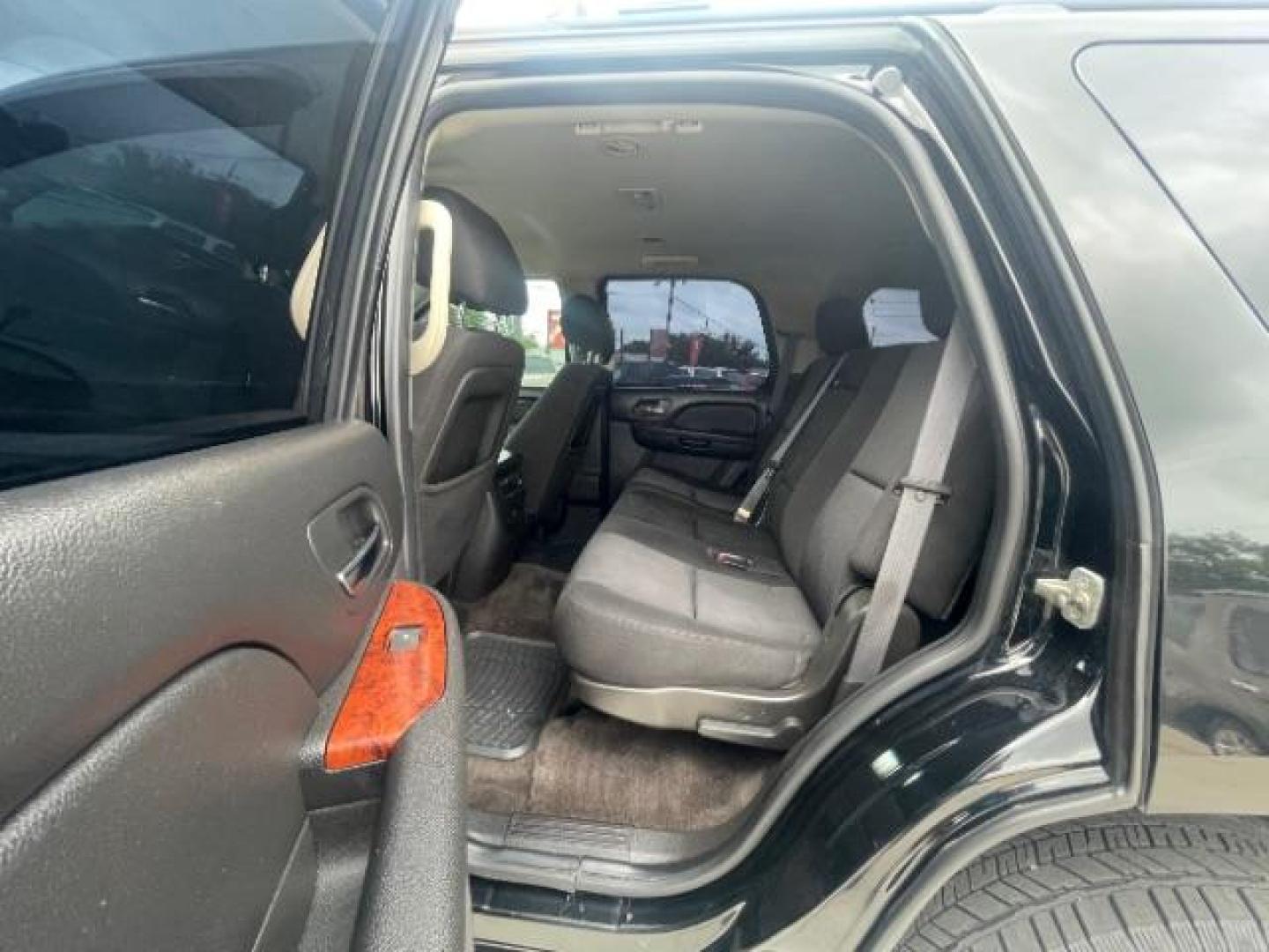 2011 Carbon Black Metalli /Ebony Cloth Interior GMC Yukon SLE1 2WD (1GKS1AE01BR) with an 5.3L V8 OHV 16V FFV engine, 6-Speed Automatic transmission, located at 900 South McDonald Street, McKinney, TX, 75069, (972) 529-2992, 33.189335, -96.613403 - Photo#14
