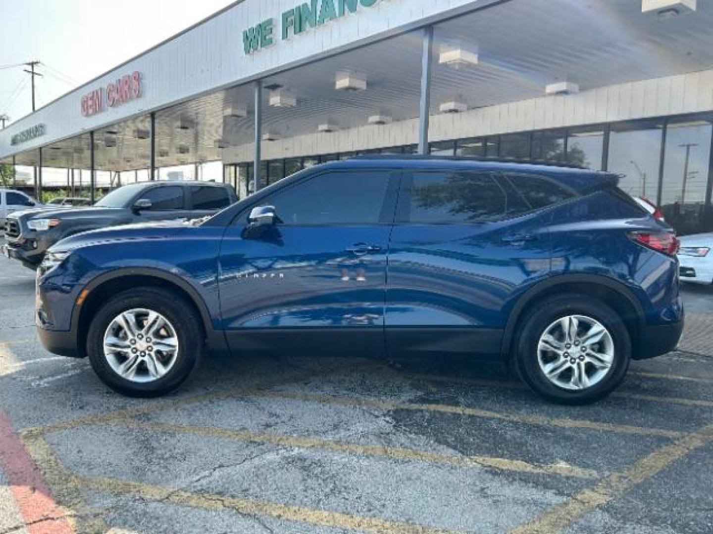 2022 Blue Glow Metallic /Jet Black Chevrolet Blazer FWD 2LT (3GNKBCR47NS) with an 2L I-4 gasoline direct injection engine, located at 900 South McDonald Street, McKinney, TX, 75069, (972) 529-2992, 33.189335, -96.613403 - Photo#3