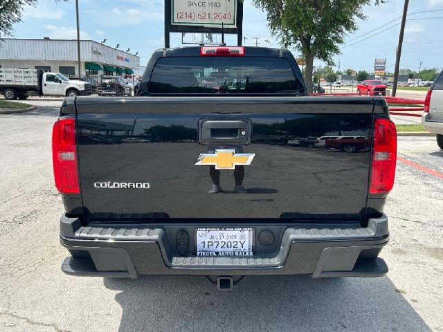 2015 Black /Jet Black Chevrolet Colorado Z71 (1GCGSCE32F1) with an 3.6L V-6 gasoline direct injection engine, Automatic transmission, located at 900 South McDonald Street, McKinney, TX, 75069, (972) 529-2992, 33.189335, -96.613403 - Photo#5