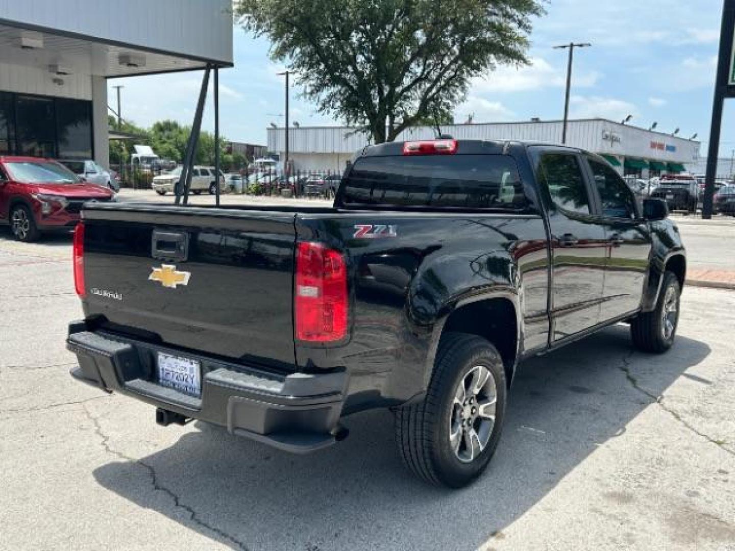 2015 Black /Jet Black Chevrolet Colorado Z71 (1GCGSCE32F1) with an 3.6L V-6 gasoline direct injection engine, Automatic transmission, located at 900 South McDonald Street, McKinney, TX, 75069, (972) 529-2992, 33.189335, -96.613403 - Photo#6