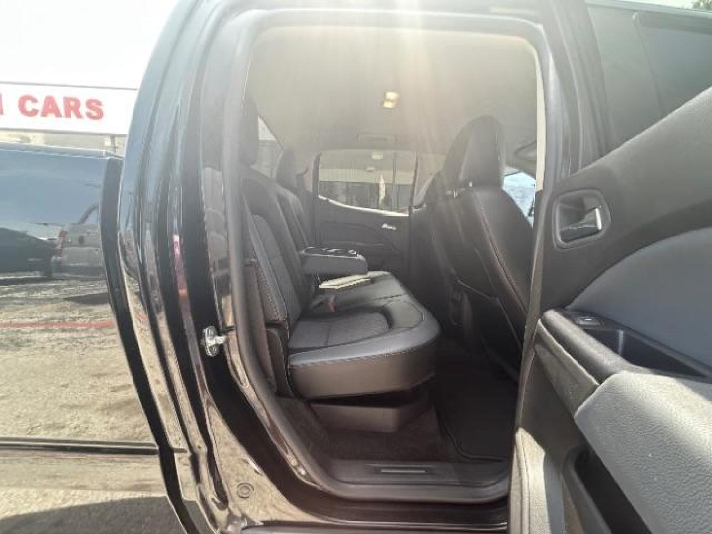2015 Black /Jet Black Chevrolet Colorado Z71 (1GCGSCE32F1) with an 3.6L V-6 gasoline direct injection engine, Automatic transmission, located at 900 South McDonald Street, McKinney, TX, 75069, (972) 529-2992, 33.189335, -96.613403 - Photo#9