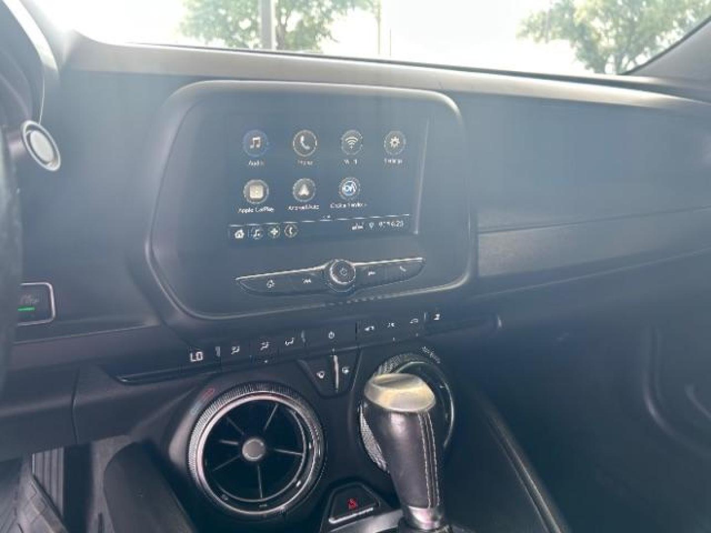 2019 Summit White /Jet Black, cloth Chevrolet Camaro 1LT Convertible 8A (1G1FB3DS0K0) with an 3.6L V6 DOHC 24V FFV engine, 8-Speed Automatic transmission, located at 900 South McDonald Street, McKinney, TX, 75069, (972) 529-2992, 33.189335, -96.613403 - Photo#13