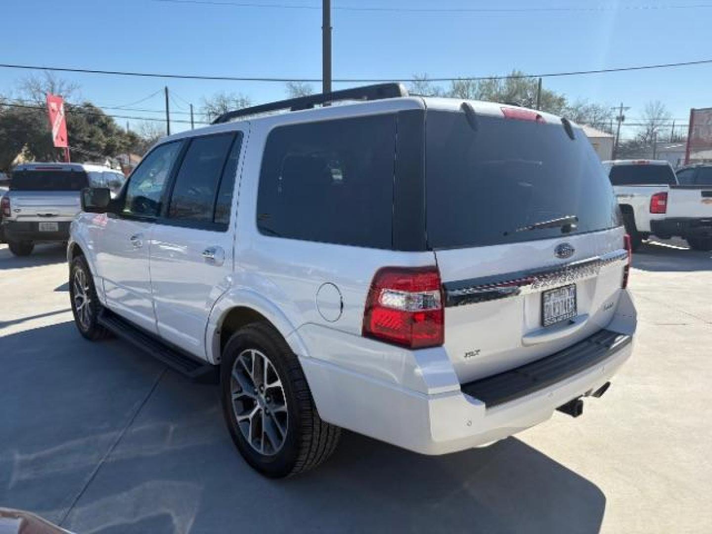 2017 White Platinum Metal /Dune Ford Expedition XLT (1FMJU1HT3HE) with an EcoBoost 3.5L V-6 ga engine, Automatic transmission, located at 900 South McDonald Street, McKinney, TX, 75069, (972) 529-2992, 33.189335, -96.613403 - Photo#1