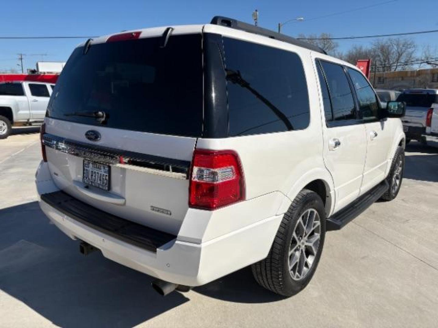 2017 White Platinum Metal /Dune Ford Expedition XLT (1FMJU1HT3HE) with an EcoBoost 3.5L V-6 ga engine, Automatic transmission, located at 900 South McDonald Street, McKinney, TX, 75069, (972) 529-2992, 33.189335, -96.613403 - Photo#6