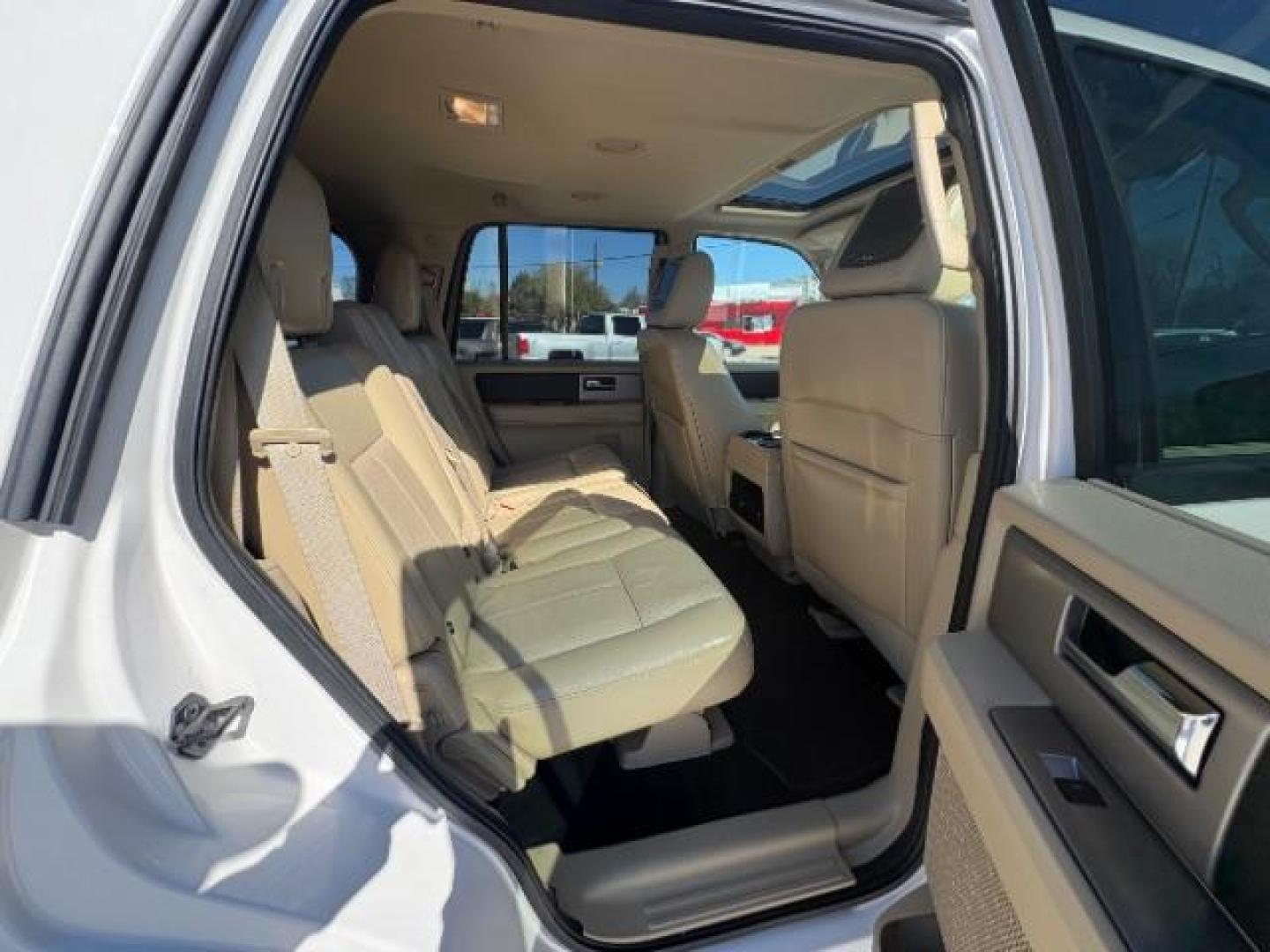 2017 White Platinum Metal /Dune Ford Expedition XLT (1FMJU1HT3HE) with an EcoBoost 3.5L V-6 ga engine, Automatic transmission, located at 900 South McDonald Street, McKinney, TX, 75069, (972) 529-2992, 33.189335, -96.613403 - Photo#9