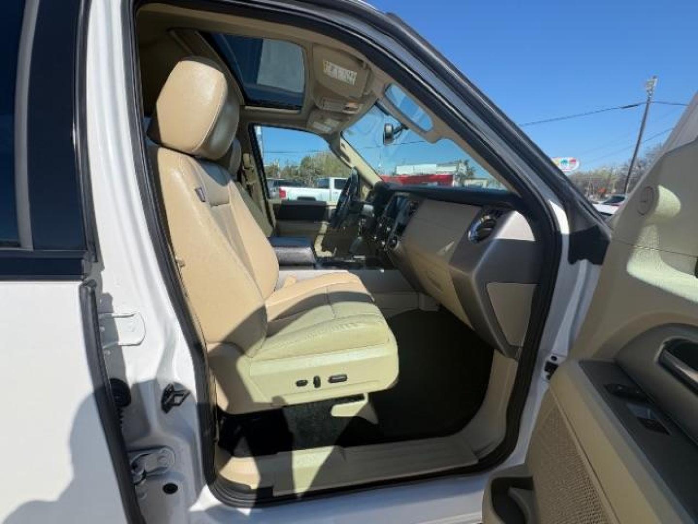 2017 White Platinum Metal /Dune Ford Expedition XLT (1FMJU1HT3HE) with an EcoBoost 3.5L V-6 ga engine, Automatic transmission, located at 900 South McDonald Street, McKinney, TX, 75069, (972) 529-2992, 33.189335, -96.613403 - Photo#10