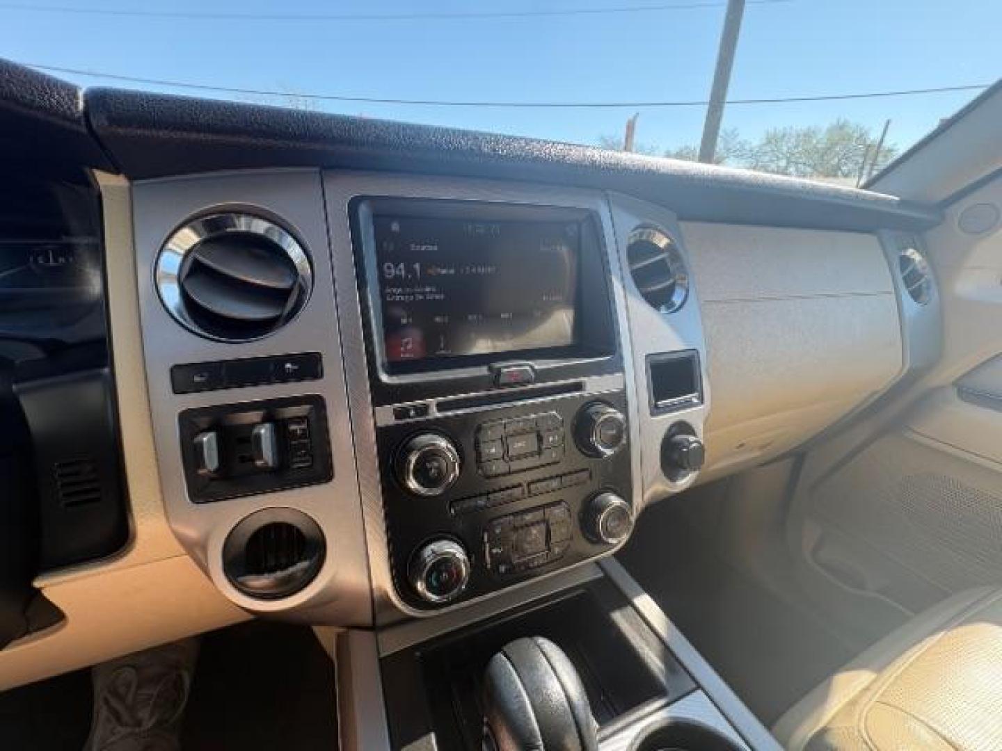 2017 White Platinum Metal /Dune Ford Expedition XLT (1FMJU1HT3HE) with an EcoBoost 3.5L V-6 ga engine, Automatic transmission, located at 900 South McDonald Street, McKinney, TX, 75069, (972) 529-2992, 33.189335, -96.613403 - Photo#17