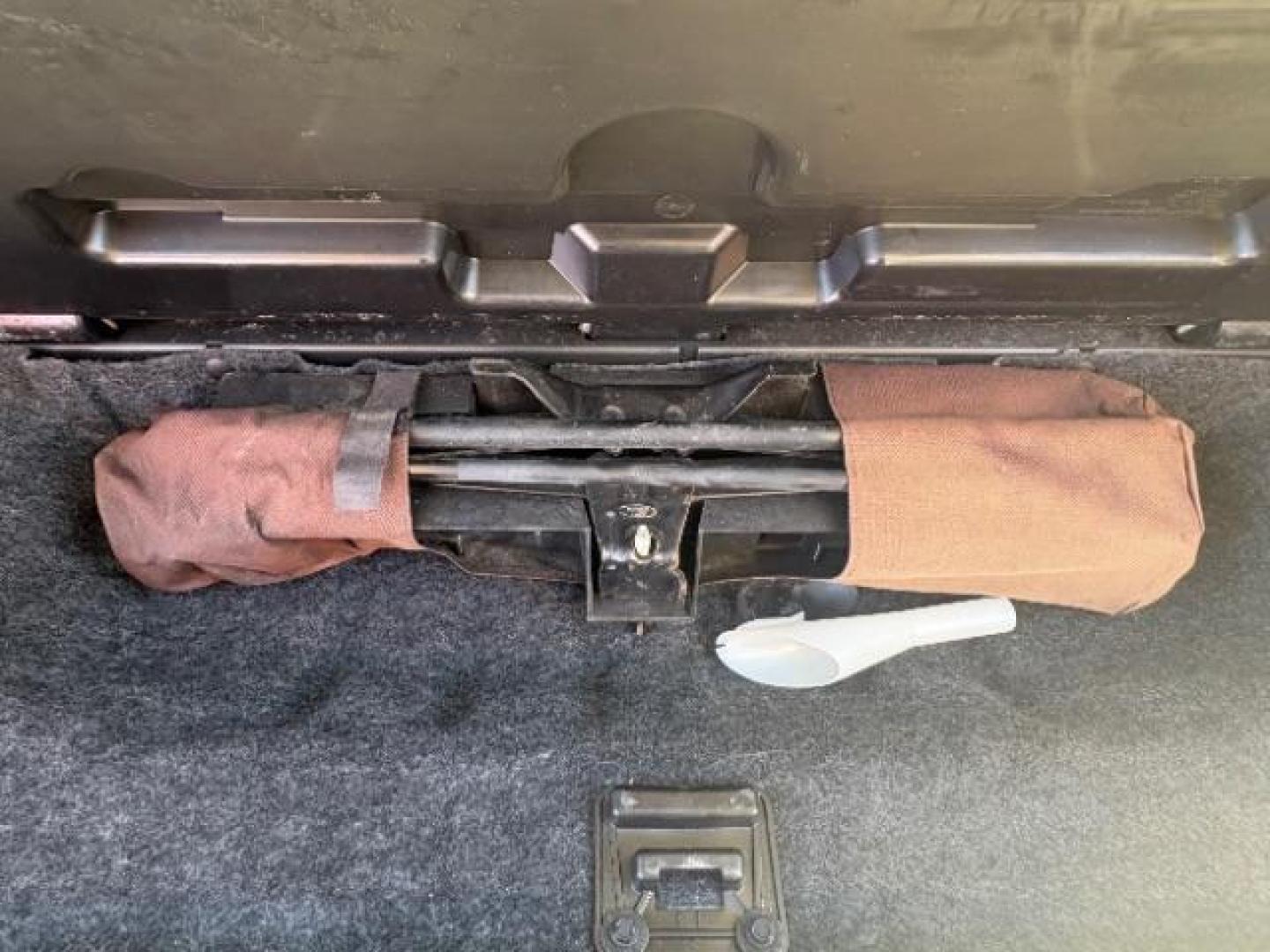 2017 White Platinum Metal /Dune Ford Expedition XLT (1FMJU1HT3HE) with an EcoBoost 3.5L V-6 ga engine, Automatic transmission, located at 900 South McDonald Street, McKinney, TX, 75069, (972) 529-2992, 33.189335, -96.613403 - Photo#19