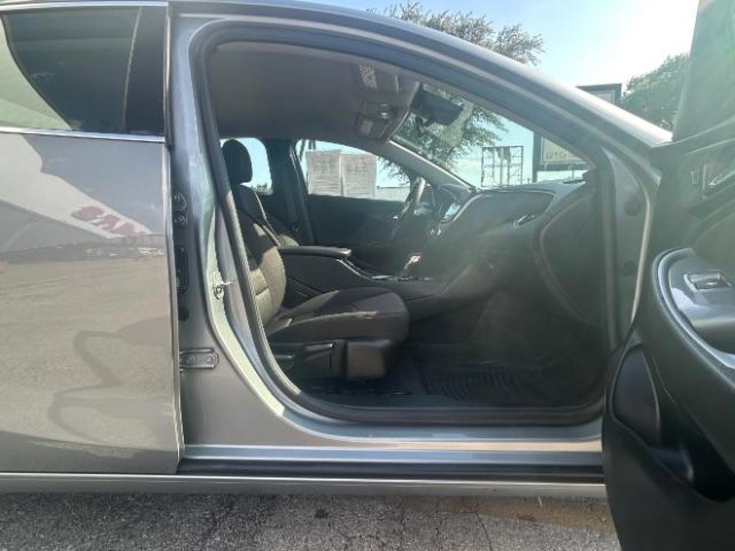 2024 Sterling Gray Metallic /Jet Black Chevrolet Malibu FWD 1LT (1G1ZD5ST4RF) with an ECOTEC 1.5L I-4 gasoline direct injection engine, Automatic transmission, located at 900 South McDonald Street, McKinney, TX, 75069, (972) 529-2992, 33.189335, -96.613403 - Photo#9