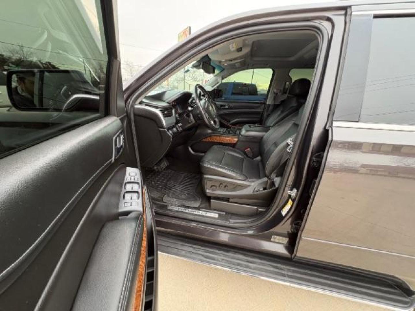 2018 Tungsten Metallic /Jet Black Chevrolet Tahoe Premier (1GNSCCKC2JR) with an EcoTec3 5.3L V-8 gas engine, Automatic transmission, located at 900 South McDonald Street, McKinney, TX, 75069, (972) 529-2992, 33.189335, -96.613403 - Photo#11