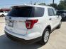 2017 Oxford White /Medium Light Camel, Ford Explorer Base FWD (1FM5K7B80HG) with an 3.5L V6 DOHC 24V engine, 6-Speed Automatic transmission, located at 900 South McDonald Street, McKinney, TX, 75069, (972) 529-2992, 33.189335, -96.613403- Photo#6