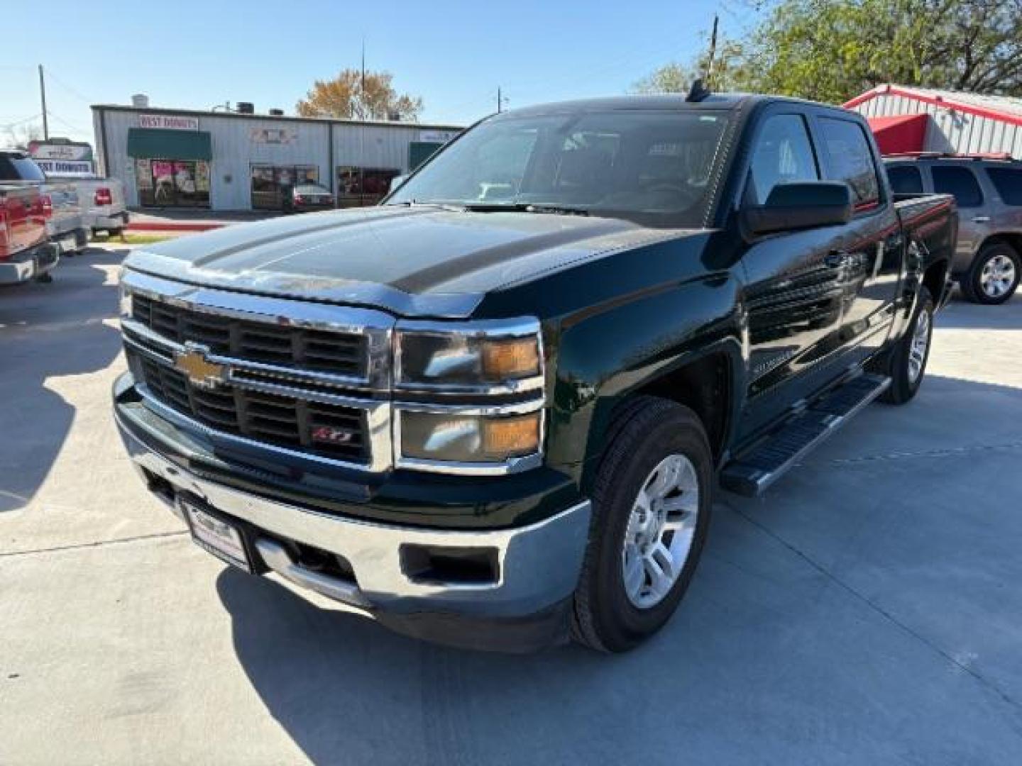 2015 Rainforest Green Met /Dark Ash Seats w/Jet Chevrolet Silverado 1500 LT Crew Cab 4WD (3GCUKREC3FG) with an 5.3L V8 OHV 16V engine, 6-Speed Automatic transmission, located at 900 South McDonald Street, McKinney, TX, 75069, (972) 529-2992, 33.189335, -96.613403 - Photo#2