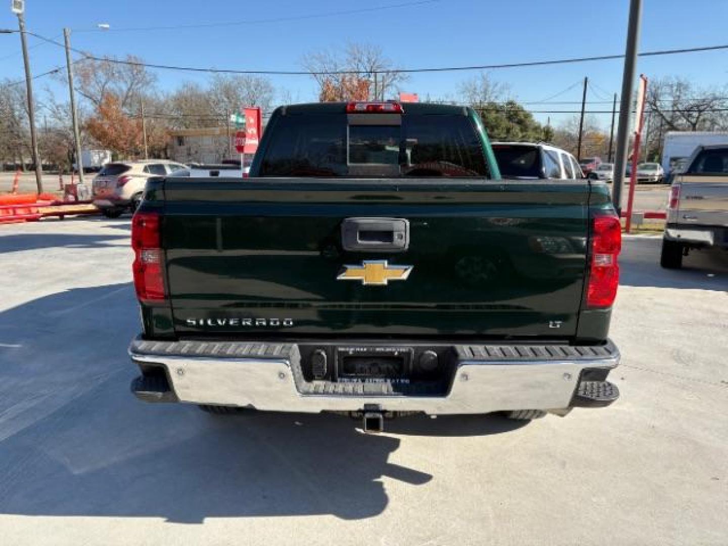 2015 Rainforest Green Met /Dark Ash Seats w/Jet Chevrolet Silverado 1500 LT Crew Cab 4WD (3GCUKREC3FG) with an 5.3L V8 OHV 16V engine, 6-Speed Automatic transmission, located at 900 South McDonald Street, McKinney, TX, 75069, (972) 529-2992, 33.189335, -96.613403 - Photo#5