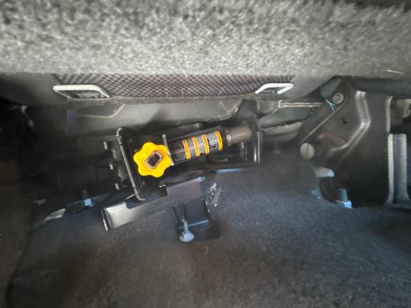 2015 Rainforest Green Met /Dark Ash Seats w/Jet Chevrolet Silverado 1500 LT Crew Cab 4WD (3GCUKREC3FG) with an 5.3L V8 OHV 16V engine, 6-Speed Automatic transmission, located at 900 South McDonald Street, McKinney, TX, 75069, (972) 529-2992, 33.189335, -96.613403 - Photo#12