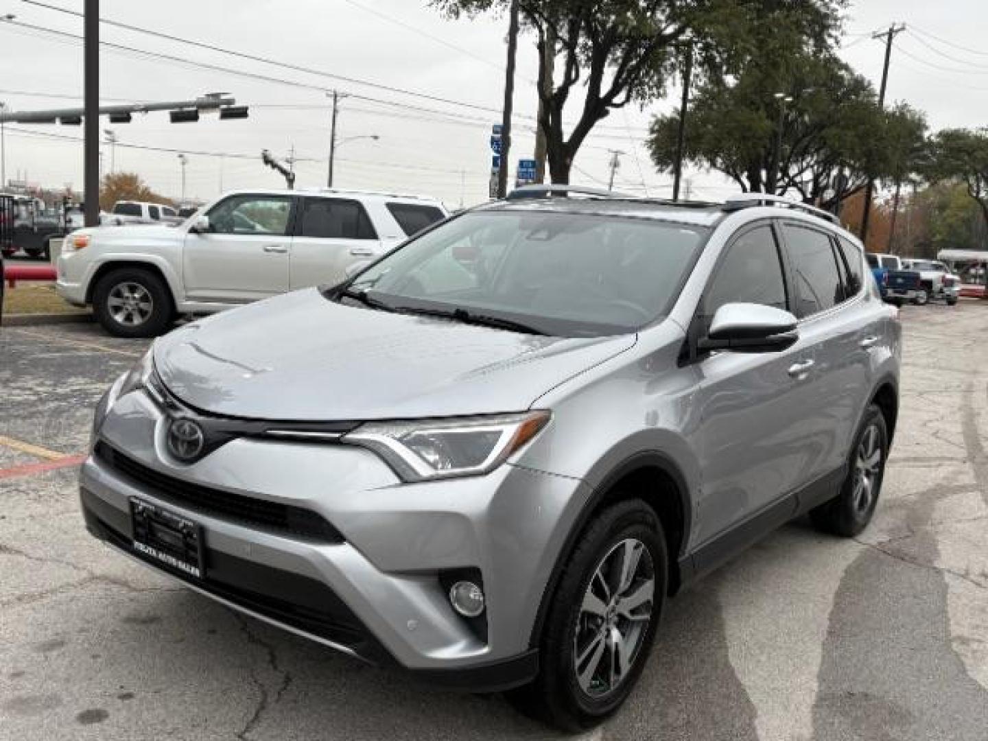2018 Silver Sky Metallic /Ash Toyota RAV4 XLE (JTMWFREV9JJ) with an 2.5L I-4 DOHC engine, Automatic transmission, located at 900 South McDonald Street, McKinney, TX, 75069, (972) 529-2992, 33.189335, -96.613403 - Photo#2