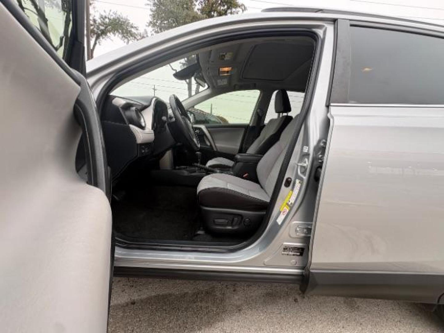 2018 Silver Sky Metallic /Ash Toyota RAV4 XLE (JTMWFREV9JJ) with an 2.5L I-4 DOHC engine, Automatic transmission, located at 900 South McDonald Street, McKinney, TX, 75069, (972) 529-2992, 33.189335, -96.613403 - Photo#13