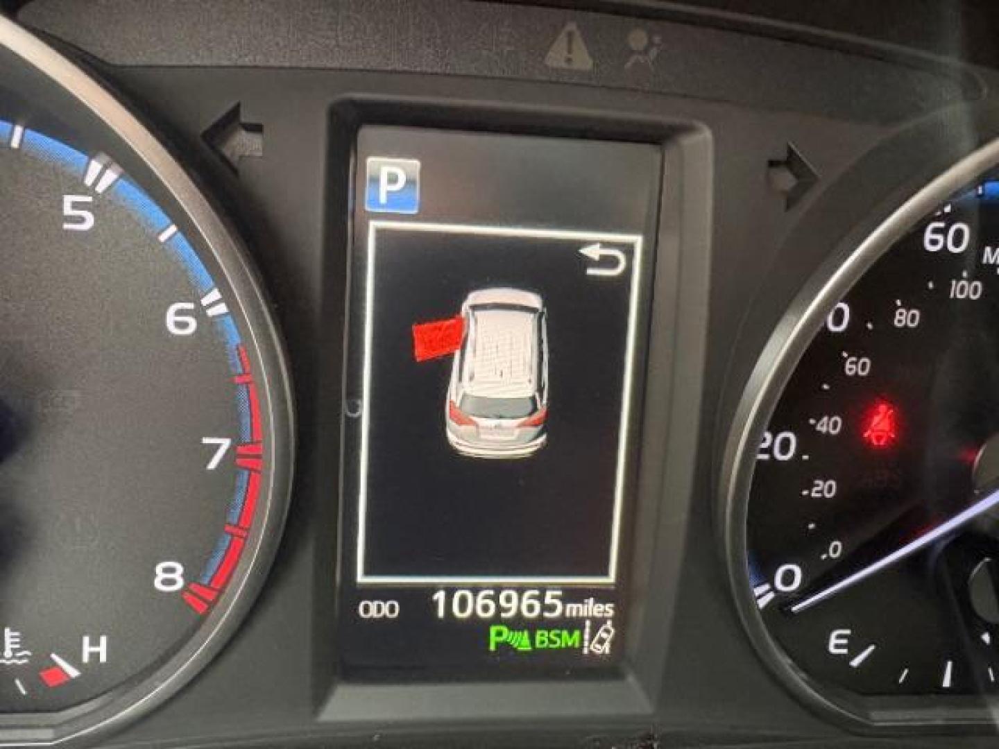 2018 Silver Sky Metallic /Ash Toyota RAV4 XLE (JTMWFREV9JJ) with an 2.5L I-4 DOHC engine, Automatic transmission, located at 900 South McDonald Street, McKinney, TX, 75069, (972) 529-2992, 33.189335, -96.613403 - Photo#14