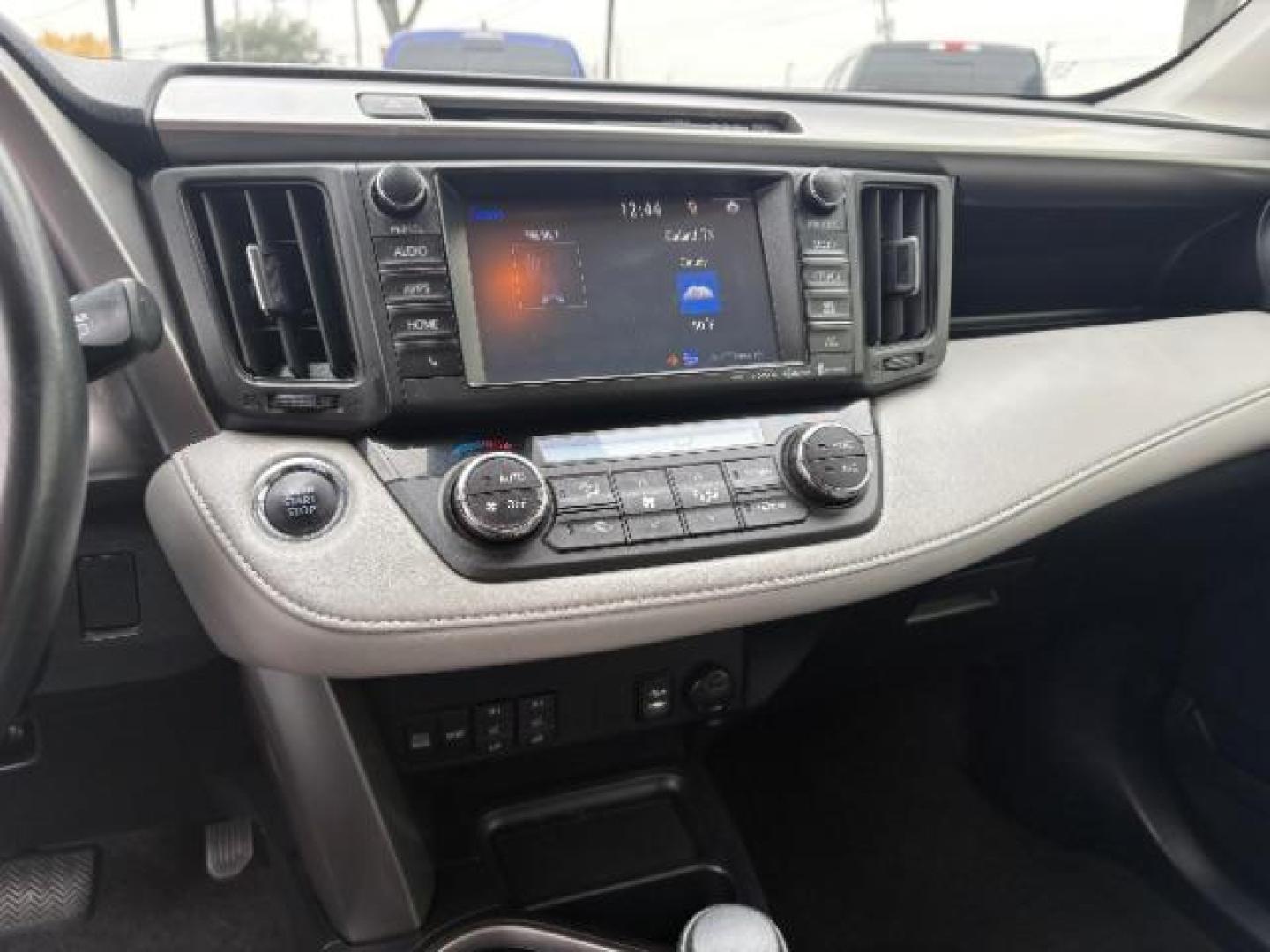 2018 Silver Sky Metallic /Ash Toyota RAV4 XLE (JTMWFREV9JJ) with an 2.5L I-4 DOHC engine, Automatic transmission, located at 900 South McDonald Street, McKinney, TX, 75069, (972) 529-2992, 33.189335, -96.613403 - Photo#15