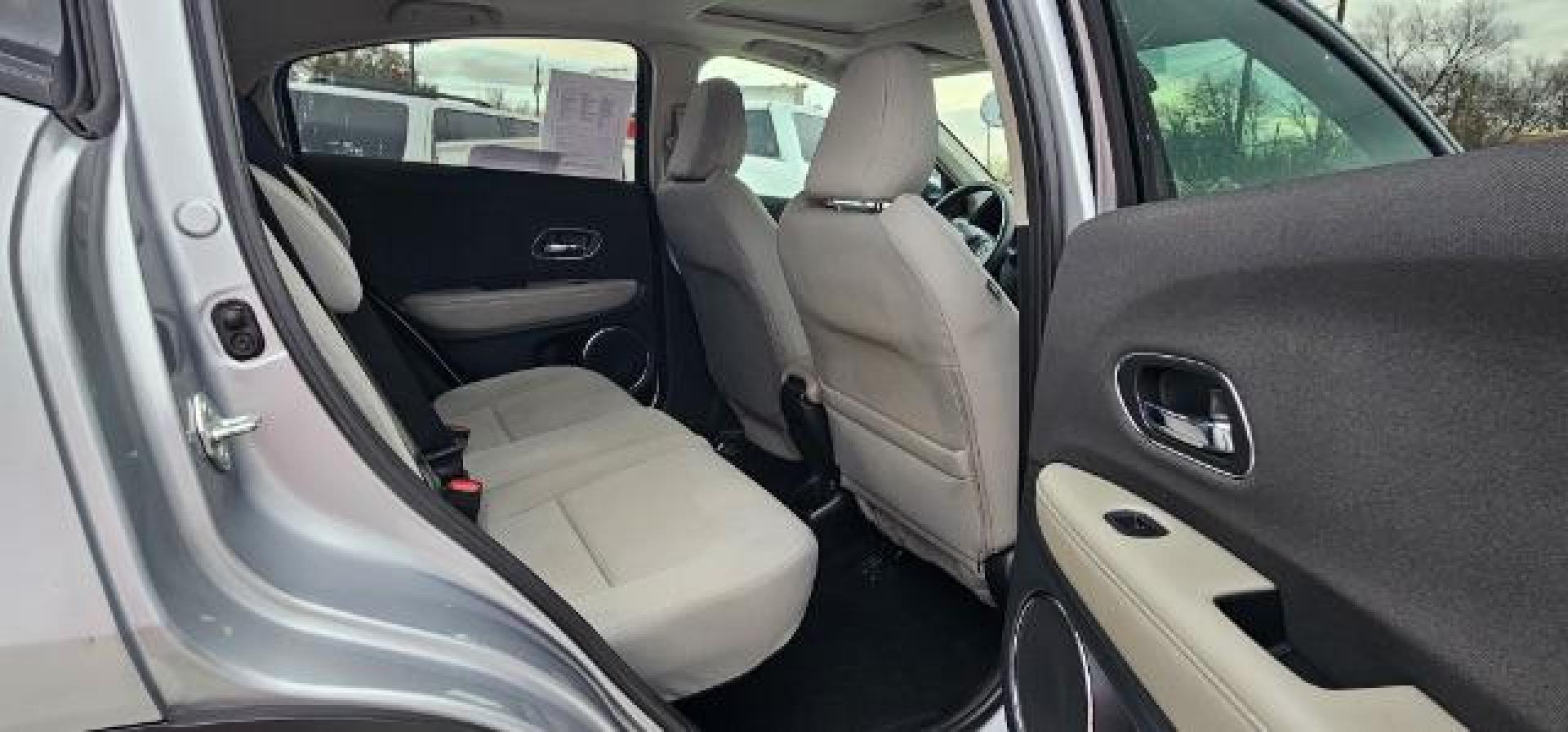 2021 Lunar Silver Metallic /Gray Honda HR-V AWD EX (3CZRU6H53MM) with an 1.8L I-4 variable valve control engine, located at 900 South McDonald Street, McKinney, TX, 75069, (972) 529-2992, 33.189335, -96.613403 - Photo#3