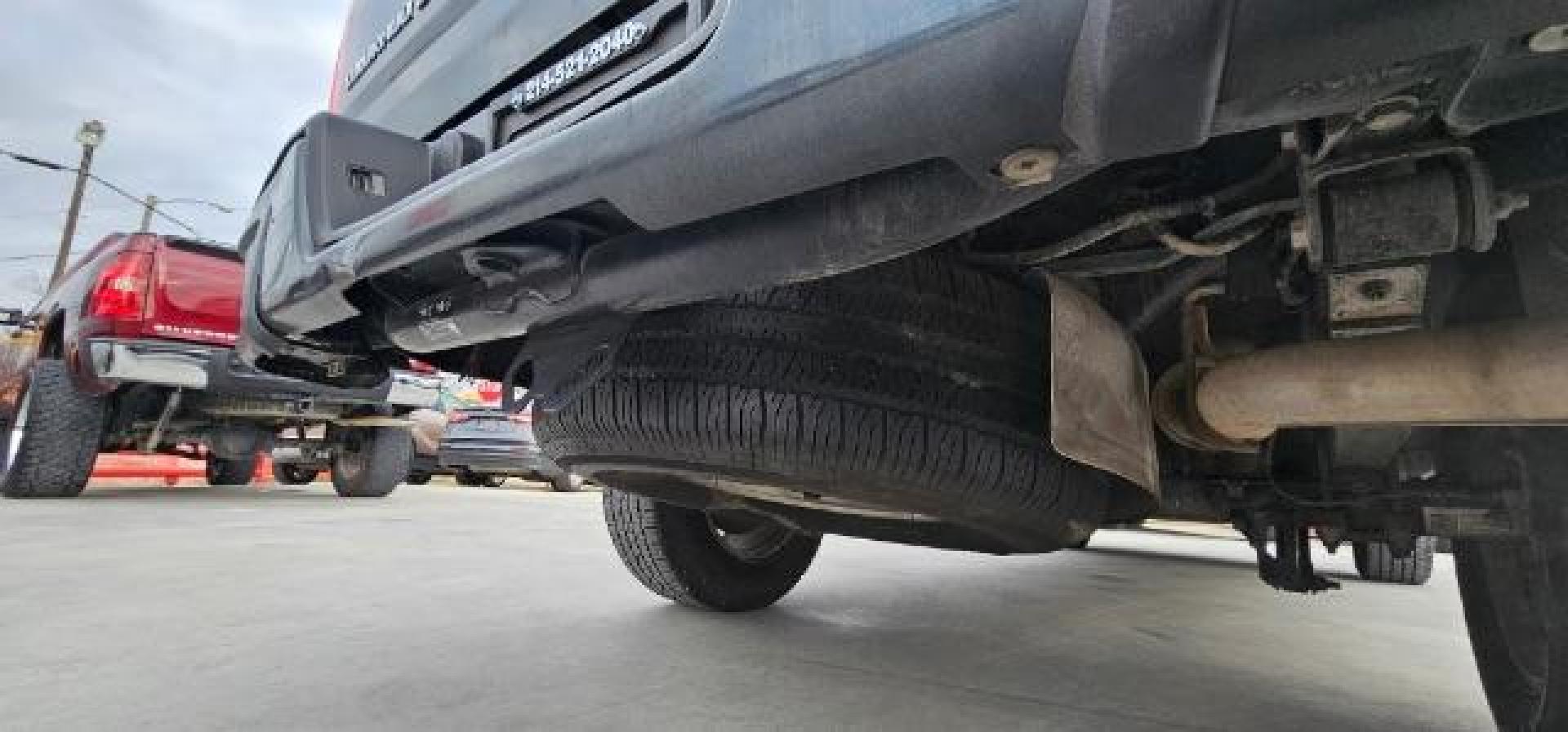 2019 Shadow Gray Metallic /Jet Black Chevrolet Colorado LT (1GCGSCENXK1) with an 3.6L V-6 gasoline direct injection engine, located at 900 South McDonald Street, McKinney, TX, 75069, (972) 529-2992, 33.189335, -96.613403 - Photo#15