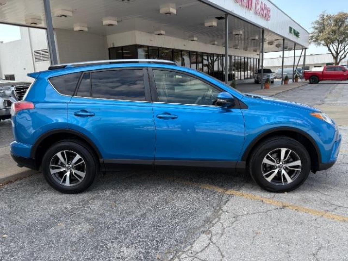 2017 Electric Storm Blue /Ash Toyota RAV4 XLE (JTMWFREV6HJ) with an 2.5L I-4 DOHC engine, Automatic transmission, located at 900 South McDonald Street, McKinney, TX, 75069, (972) 529-2992, 33.189335, -96.613403 - Photo#9