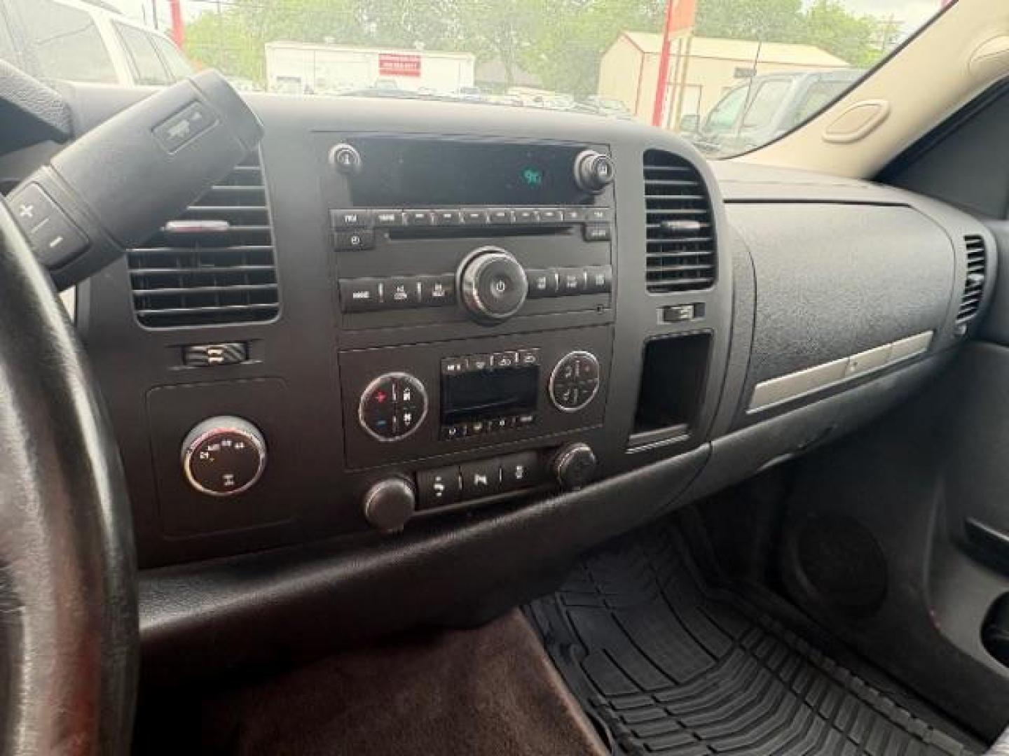 2013 Victory Red /Ebony Cloth Interior Chevrolet Silverado 1500 LT Ext. Cab 4WD (1GCRKSE78DZ) with an 5.3L V8 OHV 16V FFV engine, 6-Speed Automatic transmission, located at 900 South McDonald Street, McKinney, TX, 75069, (972) 529-2992, 33.189335, -96.613403 - Photo#13