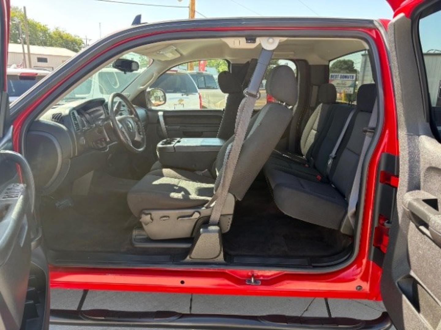 2013 Victory Red /Ebony Cloth Interior Chevrolet Silverado 1500 LT Ext. Cab 4WD (1GCRKSE78DZ) with an 5.3L V8 OHV 16V FFV engine, 6-Speed Automatic transmission, located at 900 South McDonald Street, McKinney, TX, 75069, (972) 529-2992, 33.189335, -96.613403- Photo#11