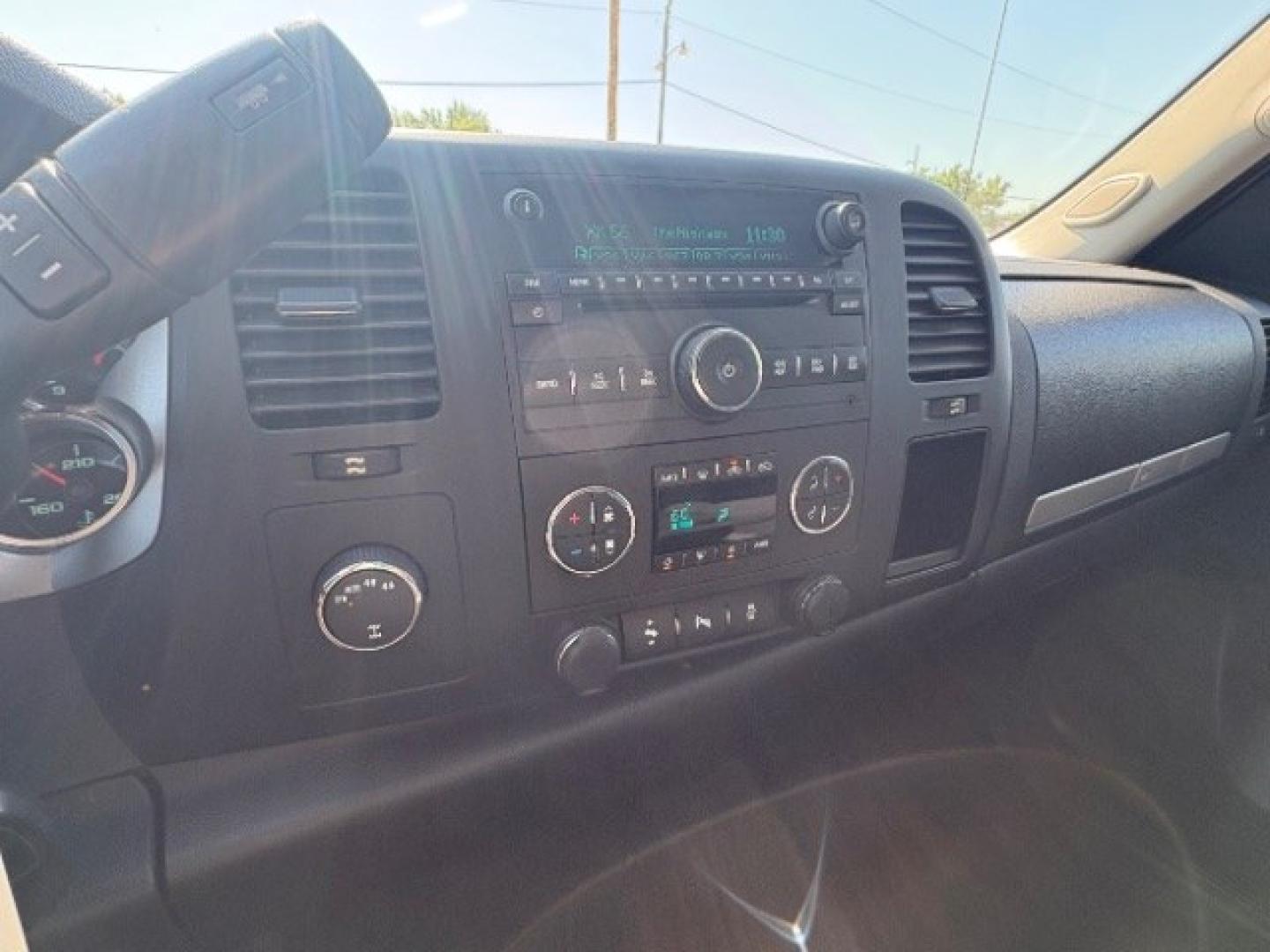 2013 Victory Red /Ebony Cloth Interior Chevrolet Silverado 1500 LT Ext. Cab 4WD (1GCRKSE78DZ) with an 5.3L V8 OHV 16V FFV engine, 6-Speed Automatic transmission, located at 900 South McDonald Street, McKinney, TX, 75069, (972) 529-2992, 33.189335, -96.613403- Photo#13