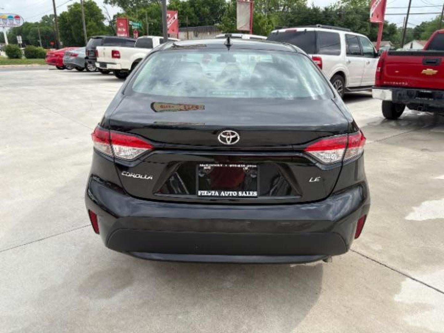 2022 Black Sand Pearl /Black Toyota Corolla LE (5YFEPMAE5NP) with an 1.8L I-4 DOHC engine, located at 900 South McDonald Street, McKinney, TX, 75069, (972) 529-2992, 33.189335, -96.613403 - Photo#7